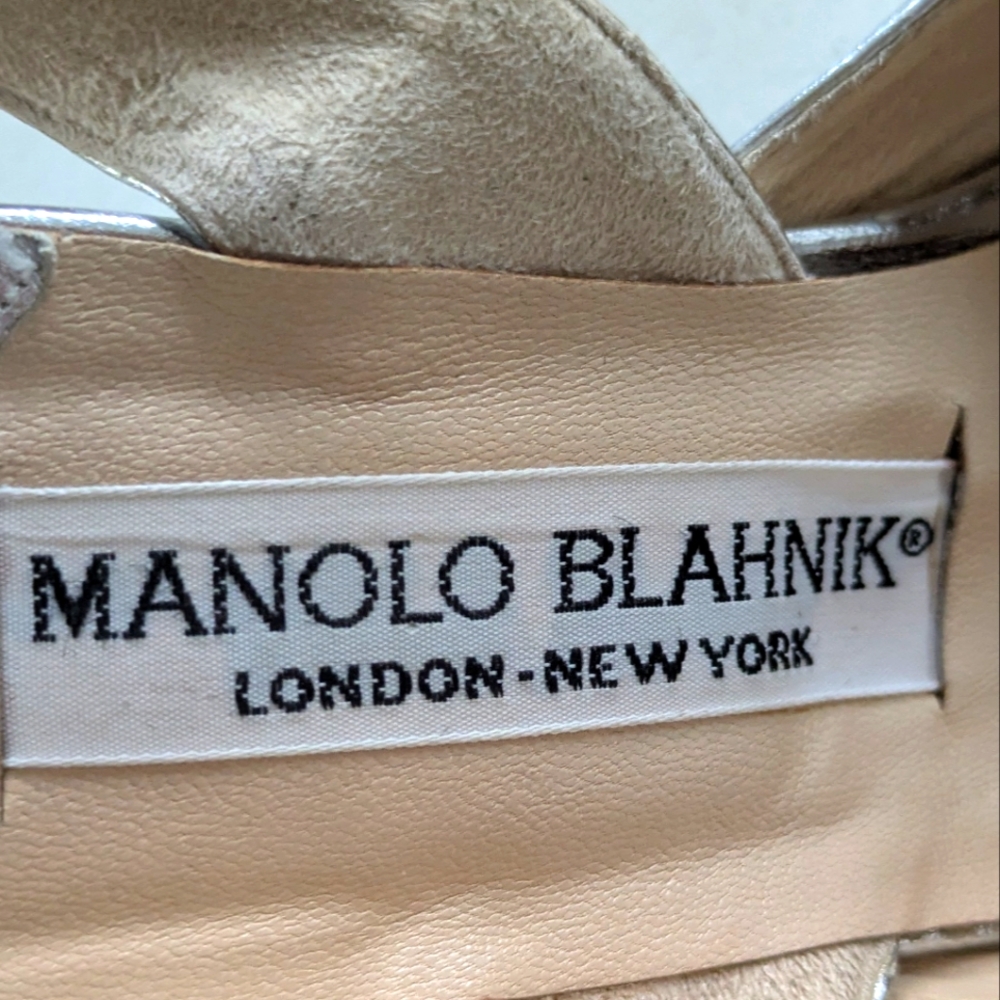 Manolo Blahnik Elegant Silver Women's Heels Size 38.5 - Picture 2 of 6